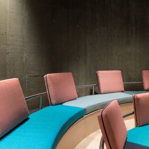 Innovaatio- ja Vierailukeskus Joki Amfiteatteri