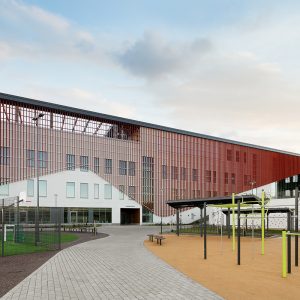 Varia Vehkalan ammattiopiston julkisivu