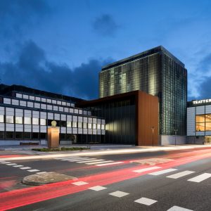 Turun kaupunginteatteri julkisivu iltakuva